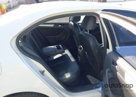 2014 Volkswagen Jetta 1.8T Se из США, поврежденный, VIN 3VWD17AJXEM376172